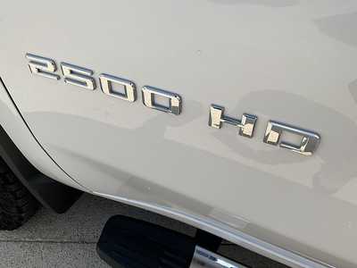 2022 Chevrolet 2500 Crew Cab, $57995. Photo 9