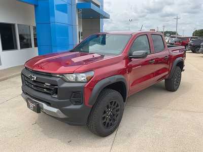 2025 Chevrolet Colorado Crew Cab, $45940. Photo 2