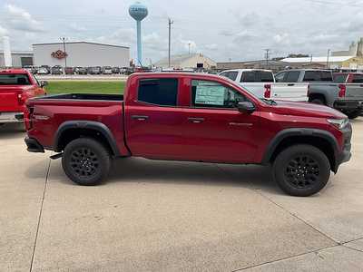 2025 Chevrolet Colorado Crew Cab, $45940. Photo 5