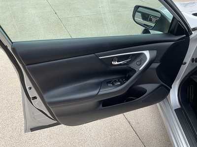 2016 Nissan Altima, $7495. Photo 11
