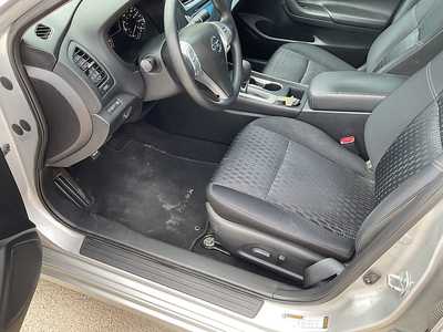 2016 Nissan Altima, $7495. Photo 12