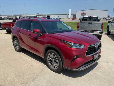 2021 Toyota Highlander, $38995. Photo 4