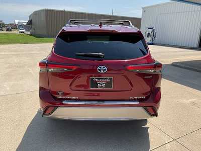 2021 Toyota Highlander, $38995. Photo 7