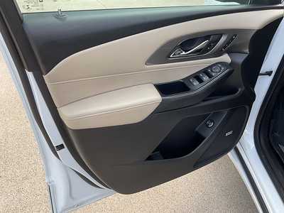 2023 Chevrolet Traverse, $39995. Photo 12