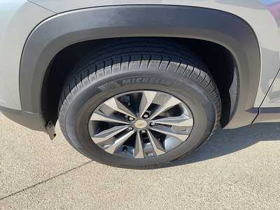 2026 Chevrolet Equinox, $35315. Photo 10