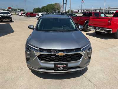 2025 Chevrolet Trax, $26380. Photo 2