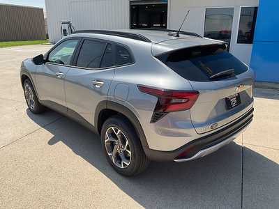 2025 Chevrolet Trax, $26380. Photo 8