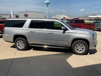 2016 GMC Yukon XL, $0. Photo 5