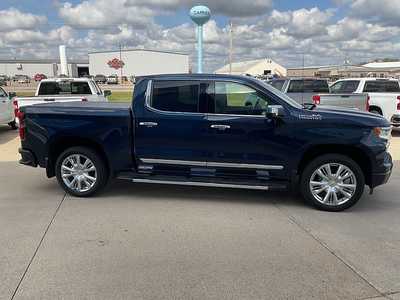 2023 Chevrolet 1500 Crew Cab, $51995. Photo 4