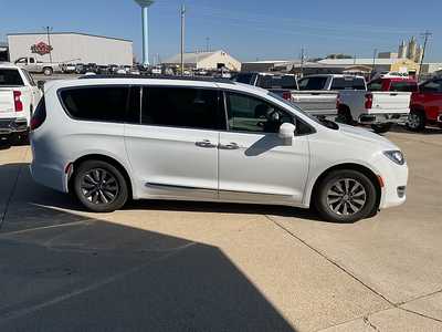 2019 Chrysler Pacifica, $18995. Photo 5