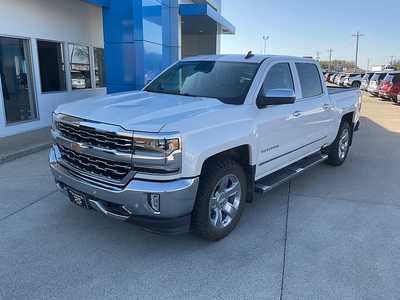 2017 Chevrolet 1500 Crew Cab, $28495. Photo 2