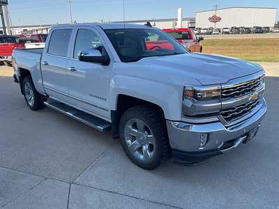 2017 Chevrolet 1500 Crew Cab, $28495. Photo 4