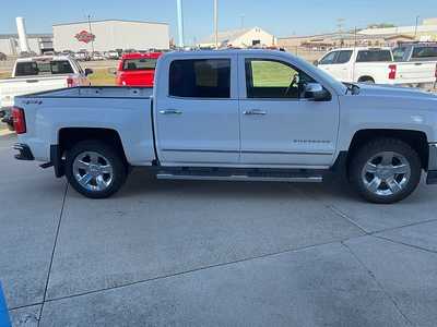 2017 Chevrolet 1500 Crew Cab, $28495. Photo 5