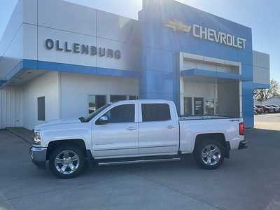 2017 Chevrolet 1500 Crew Cab, $28495. Photo 1