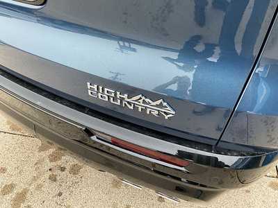 2026 Chevrolet Traverse, $60495. Photo 10