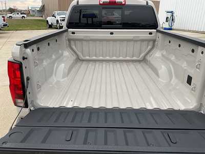 2026 Chevrolet Colorado Crew Cab, $46135. Photo 11