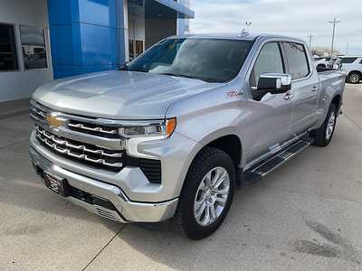 2022 Chevrolet 1500 Crew Cab, $46995. Photo 2