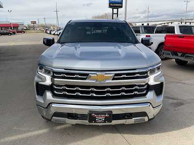 2022 Chevrolet 1500 Crew Cab, $46995. Photo 3