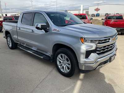 2022 Chevrolet 1500 Crew Cab, $46995. Photo 4