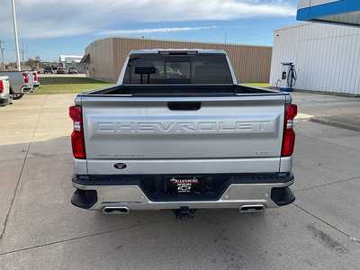 2022 Chevrolet 1500 Crew Cab, $46995. Photo 7