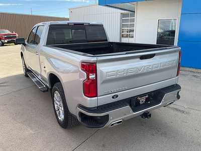 2022 Chevrolet 1500 Crew Cab, $46995. Photo 8