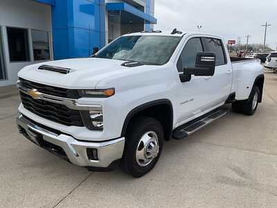 2024 Chevrolet 3500 Crew Cab, $57995. Photo 2