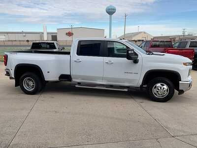 2024 Chevrolet 3500 Crew Cab, $57995. Photo 5