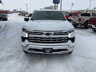 2022 Chevrolet 1500 Crew Cab, $41995. Photo 3