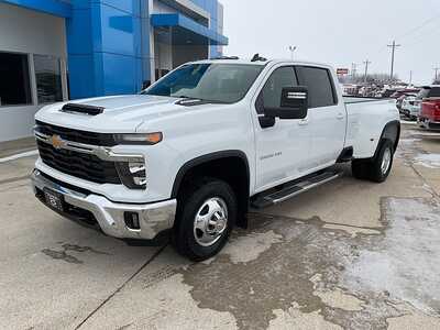 2024 Chevrolet 3500 Crew Cab, $55995. Photo 2