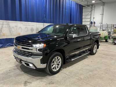 2022 Chevrolet 1500 Crew Cab, $33995. Photo 2