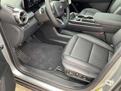 2026 Chevrolet Equinox, $36090. Photo 12