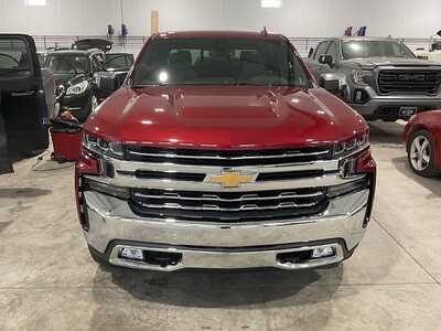 2019 Chevrolet 1500 Crew Cab, $30995. Photo 2