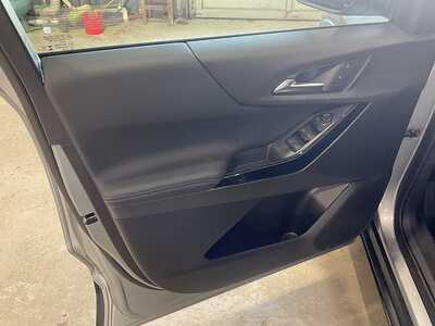 2026 Chevrolet Equinox, $30795. Photo 10