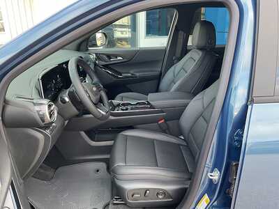 2026 Chevrolet Equinox, $35790. Photo 11