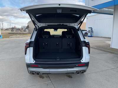 2026 Chevrolet Traverse, $49520. Photo 10