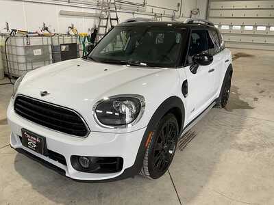 2020 MINI Cooper Countryman, $17995. Photo 2