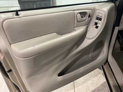 2006 Chrysler Town & Country, $4995. Photo 10