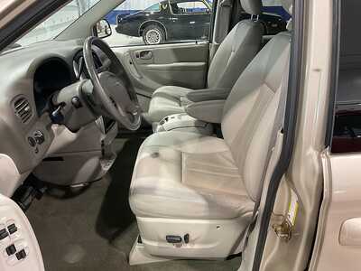 2006 Chrysler Town & Country, $4995. Photo 12