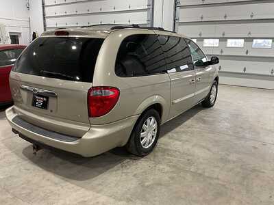 2006 Chrysler Town & Country, $4995. Photo 5