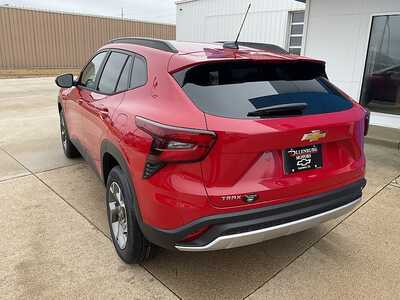 2026 Chevrolet Trax, $26385. Photo 8