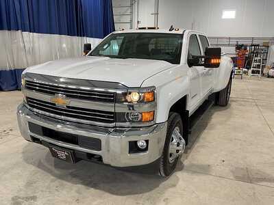 2017 Chevrolet Silverado 3500, $20995. Photo 2