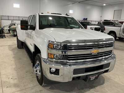 2017 Chevrolet Silverado 3500, $20995. Photo 4