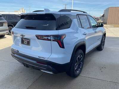 2026 Chevrolet Equinox, $41360. Photo 6