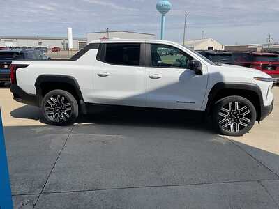 2026 Chevrolet 1500 Crew Cab, $58490. Photo 5
