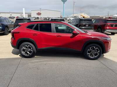 2026 Chevrolet Trax, $26385. Photo 5