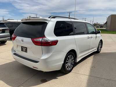 2018 Toyota Sienna, $24495. Photo 6
