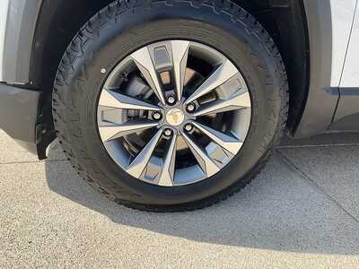 2025 Chevrolet Equinox, $27495. Photo 10
