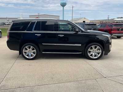 2019 Cadillac Escalade, $30995. Photo 5