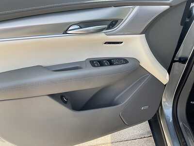 2023 Cadillac XT5, $32425. Photo 11