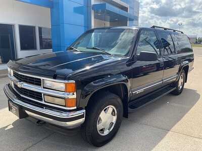 1999 Chevrolet Suburban, $8995. Photo 2